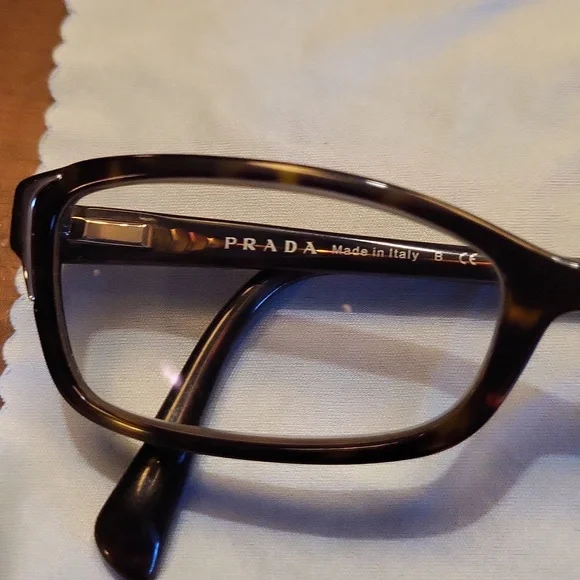 Prada Tortiose Shell Glass with Case - Picture 10 of 11